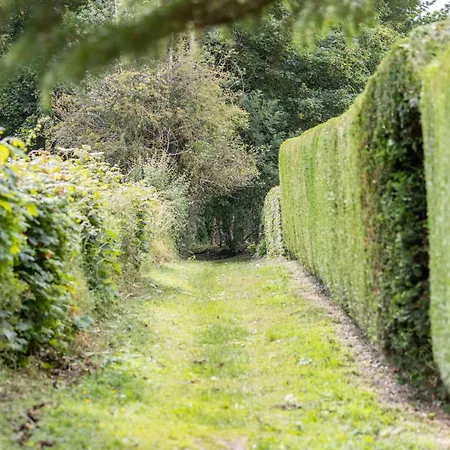 Honey Pot Barn Cropton