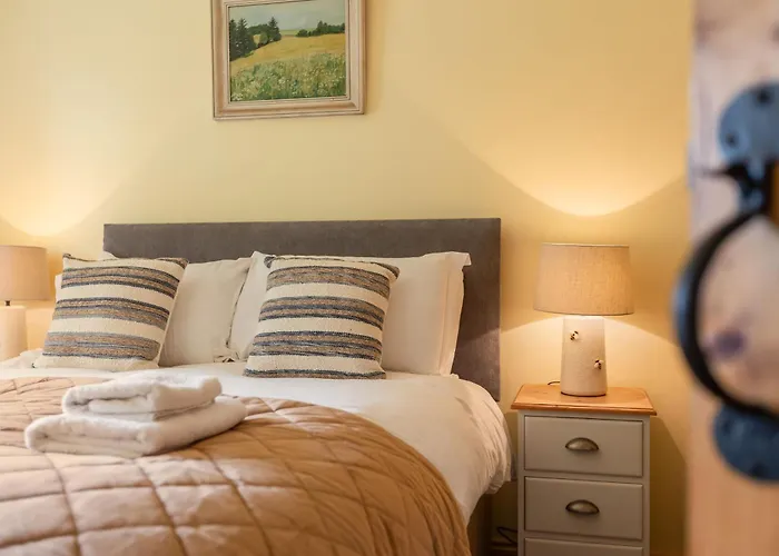 Honey Pot Barn Cropton